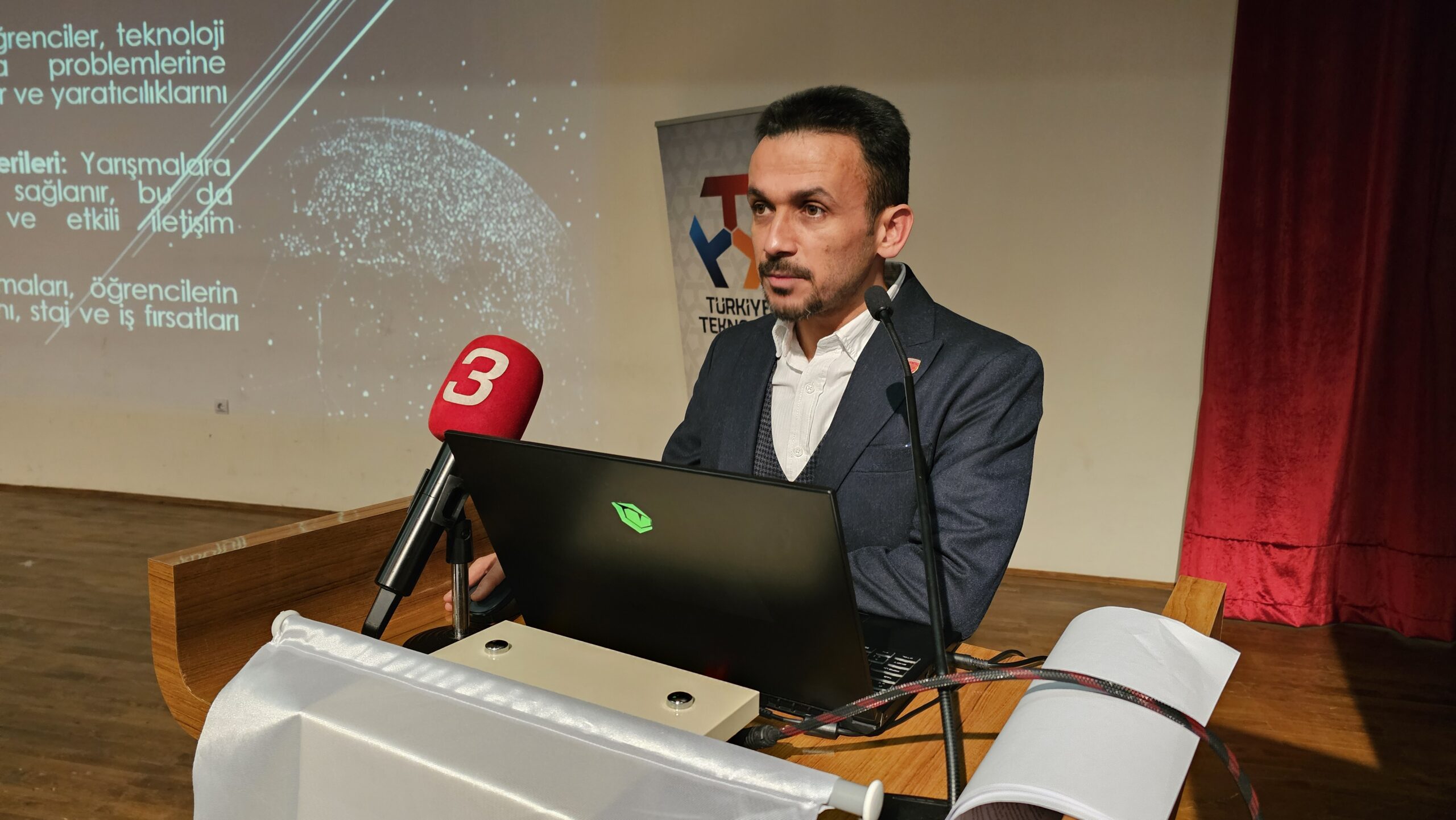Afyon Kocatepe Üniversitesi’nde 2025 yılında yapılacak TEKNOFEST etkinlikleriyle ilgili bilgilendirme