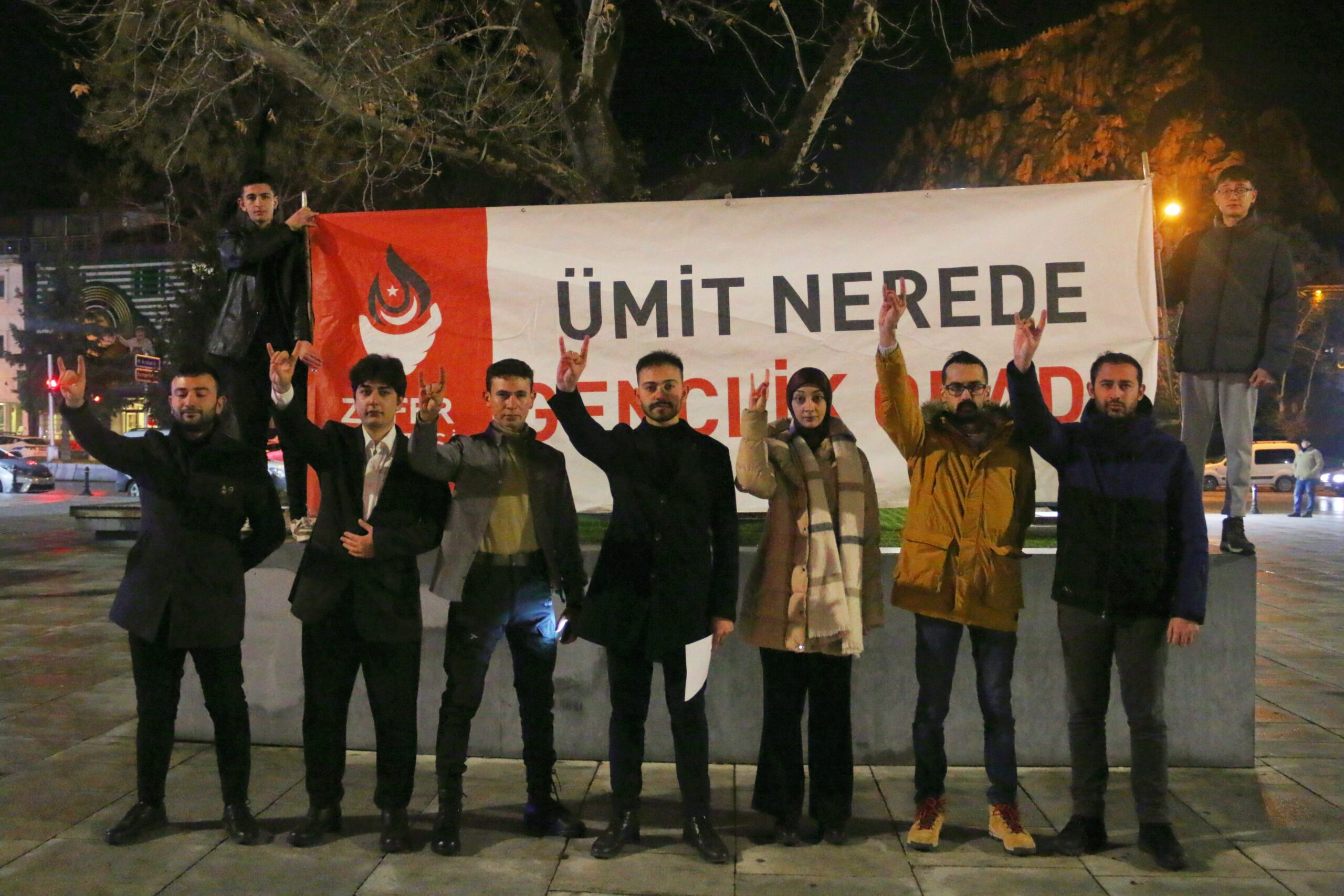 Zafer Partisi Afyonkarahisar Gençlik Kolları Başkanı İbrahi̇m Samed Sevim: Buradan