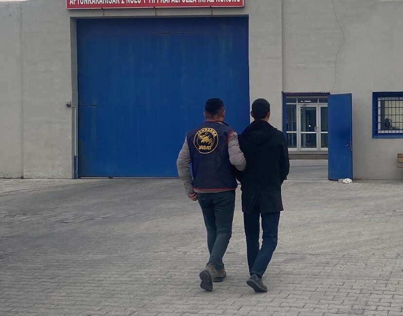 Afyonkarahisar İl Jandarma Komutanlığınca, aranan şahısların tespiti ve yakalanmasına yönelik