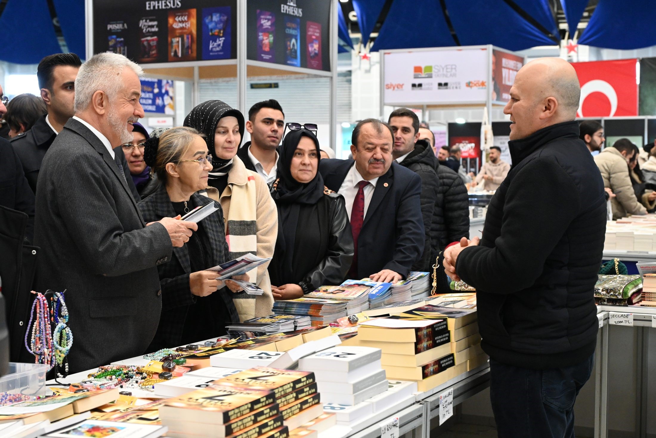 Isparta Belediyesi tarafından ‘Kitaplar Gül Açıyor' temasıyla düzenlenen 7. Isparta