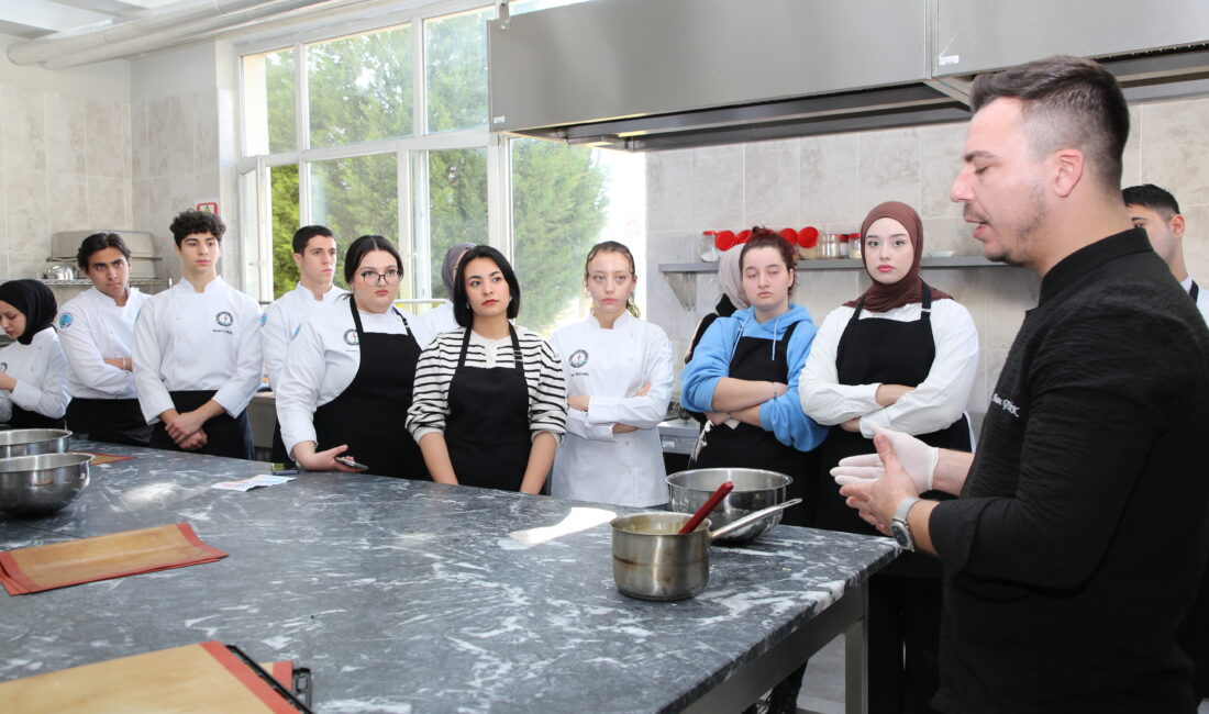 Afyon Kocatepe Üniversitesi (AKÜ) Turizm Fakültesinde “Pastacılıkta Yeni Trendler” başlıklı