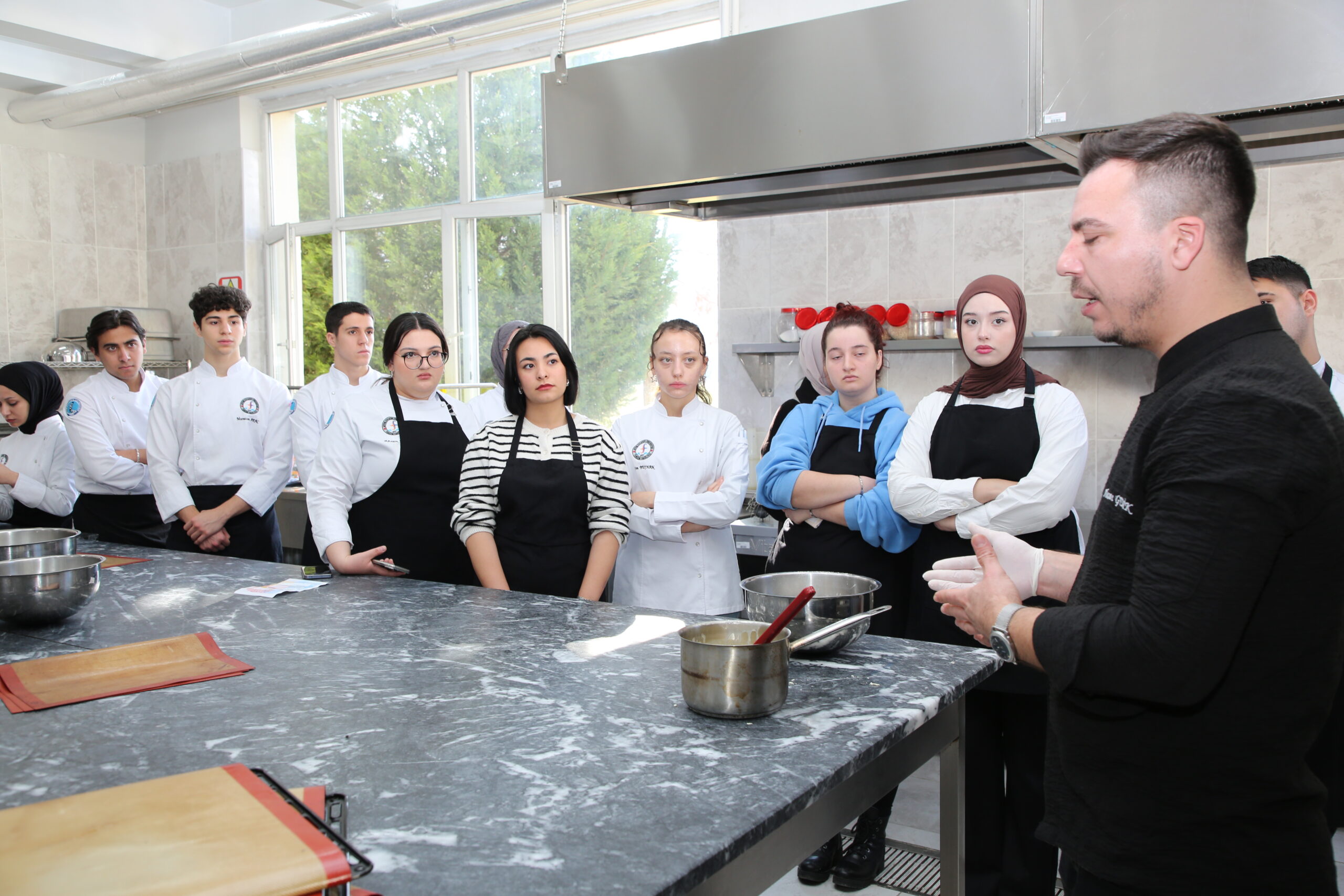 Afyon Kocatepe Üniversitesi (AKÜ) Turizm Fakültesinde “Pastacılıkta Yeni Trendler” başlıklı