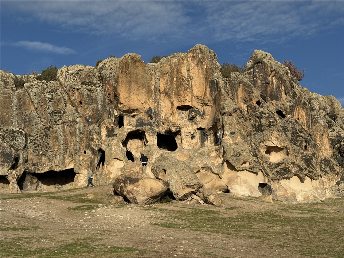Afyonkarahisar'ın İhsaniye ilçesindeki içinde yüzlerce mağara, şapel ve kaya mezarı