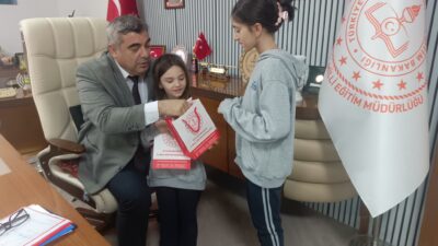 Afyonkarahisar İl Milli Eğitim Müdürü Miraç Sünnetci’nin minik ziyaretçileri vardı.