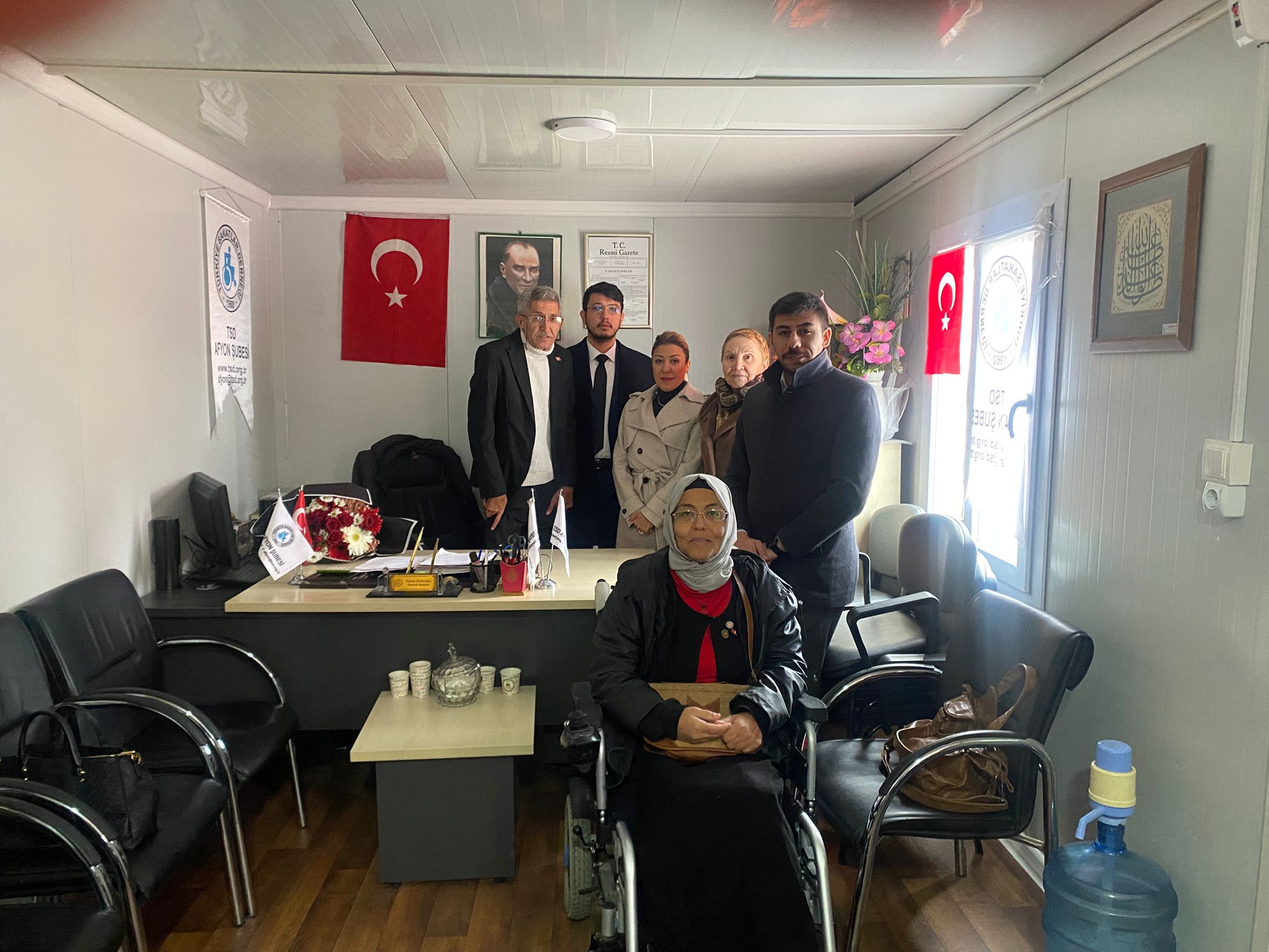 Zafer Partisi Afyonkarahisar İl Başkanlığı, Afyonkarahisar Sakatlar Derneği’ni ziyaret etti.