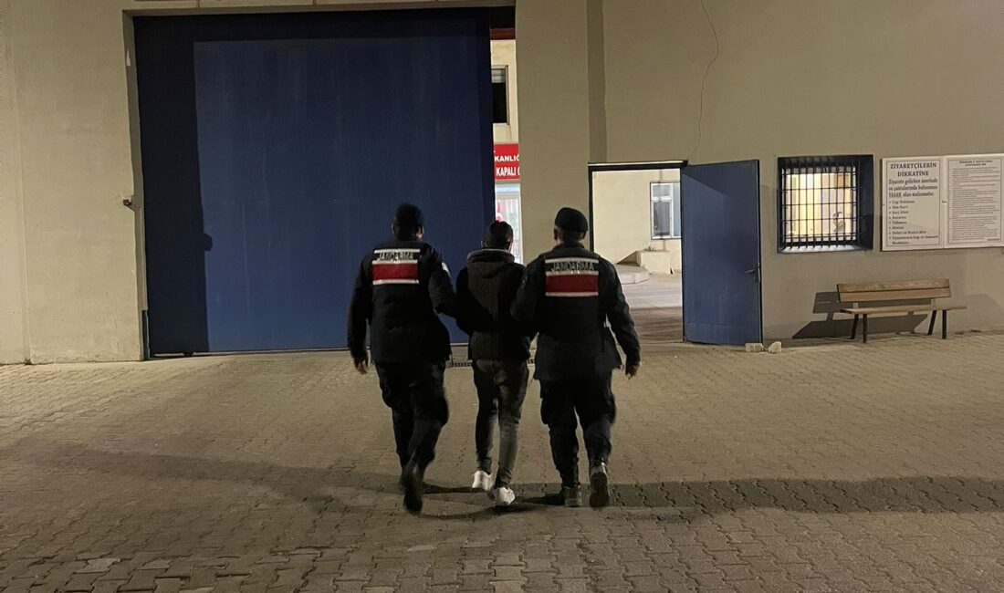 Afyonkarahisar İl Jandarma Komutanlığınca, aranan şahısların tespiti ve yakalanmasına yönelik