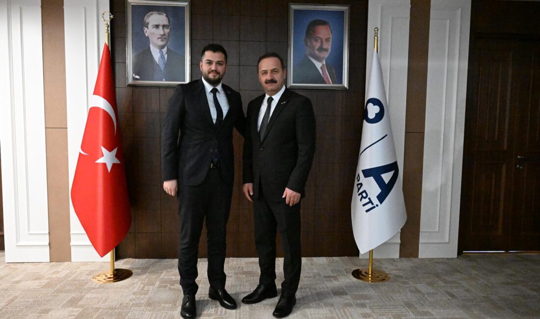Birçok ilde kurulum aşamasını tamamlayan Anahtar Parti, genel merkezde Genel