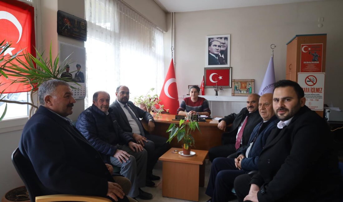 Bayat Belediye Başkanı Halil İbrahim Bodur, İlçe Başkanı Ahmet Atacan