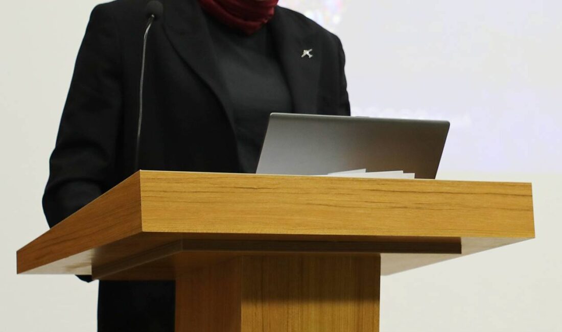 Bütün öğrenci kulüp ve toplulukları yararlanabilecek AFSÜ bünyesindeki öğrenci kulüp ve topluluklarına yönelik tanıtım toplantısında, Gençlik