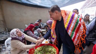 İzmir Büyükşehir Belediyesi, çiftçiyi desteklemeyi sürdürüyor. Türkiye’nin ekonomik darboğaz ortamında