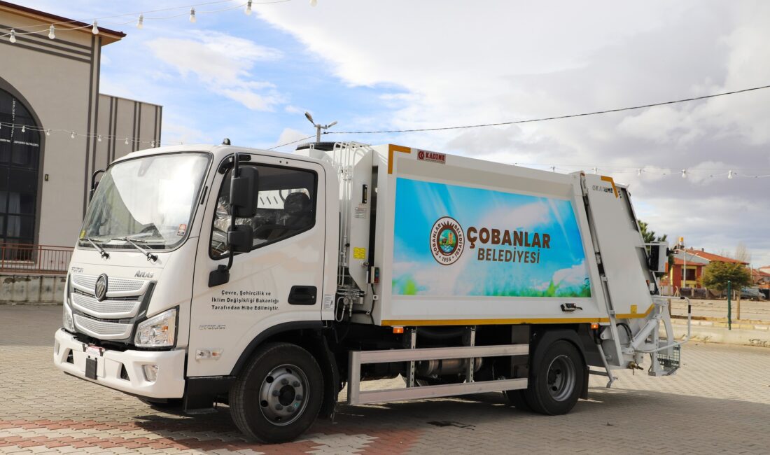 Çobanlar Belediyesi, araç filosuna bir tane çöp toplama aracı ekledi.