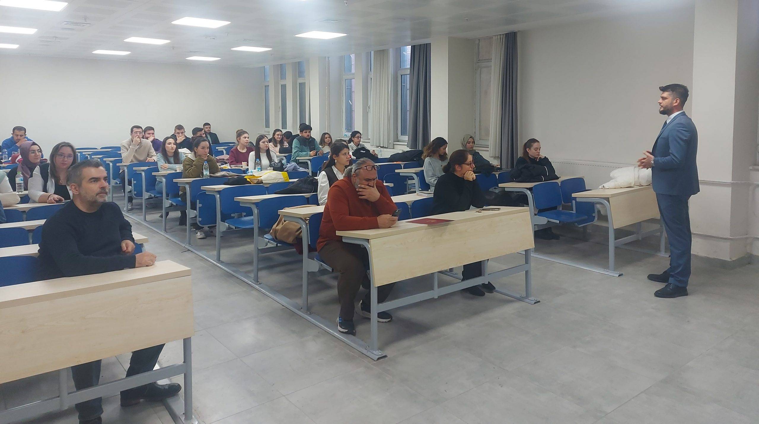 Eczacılık Fakültesi son sınıf öğrencileri “İnovasyon ve Girişimcilik Ekosistemi” eğitimi