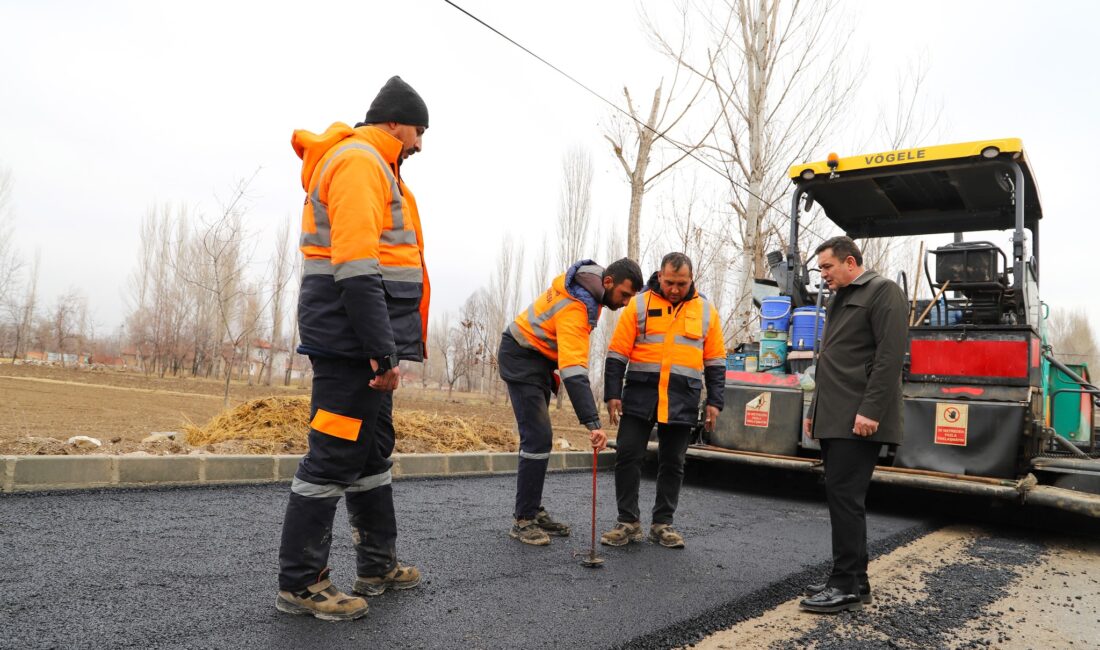 “Gerçek belediyecilik AK Parti’dir” Afyonkarahisar’ın Çobanlar ilçesinde sıcak asfalt çalışmaları başladı. Çobanlar Belediye Başkanı