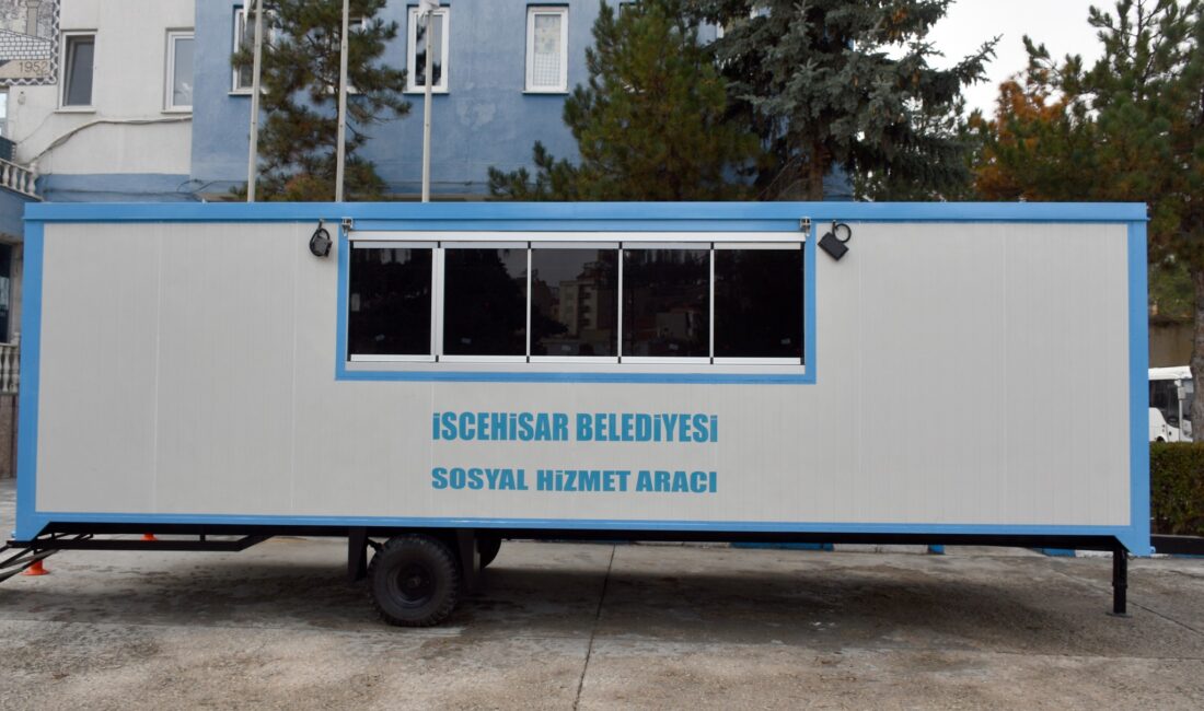 İscehisar Belediyesi’ne araç takviyesi İscehisar Belediyesi araç parkuruna 1 adet sosyal hizmet aracı kazandırıldı.