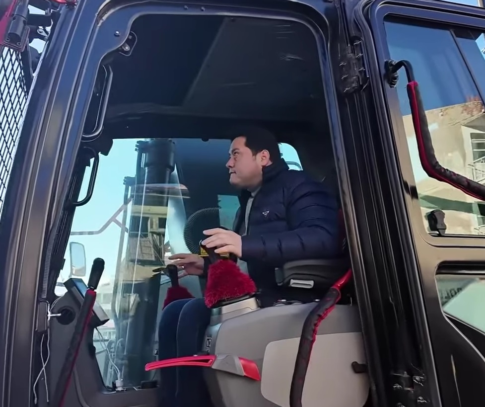 Bolvadin Belediye Başkanı Derviş Aynacı, ilçede yürütülen kentsel dönüşüm çalışmalarına