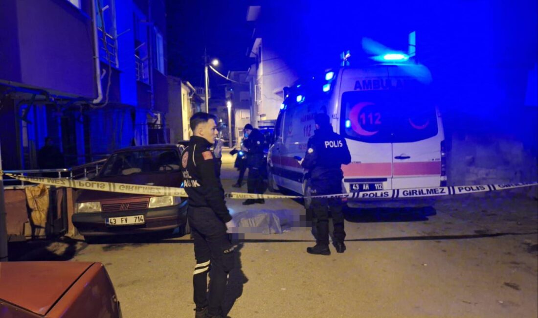 Bir şahsın cansız bedeni sokakta bulundu Kütahya'nın Yenidoğan Mahallesi'nde bir kişinin cansız bedeni sokakta bulundu.