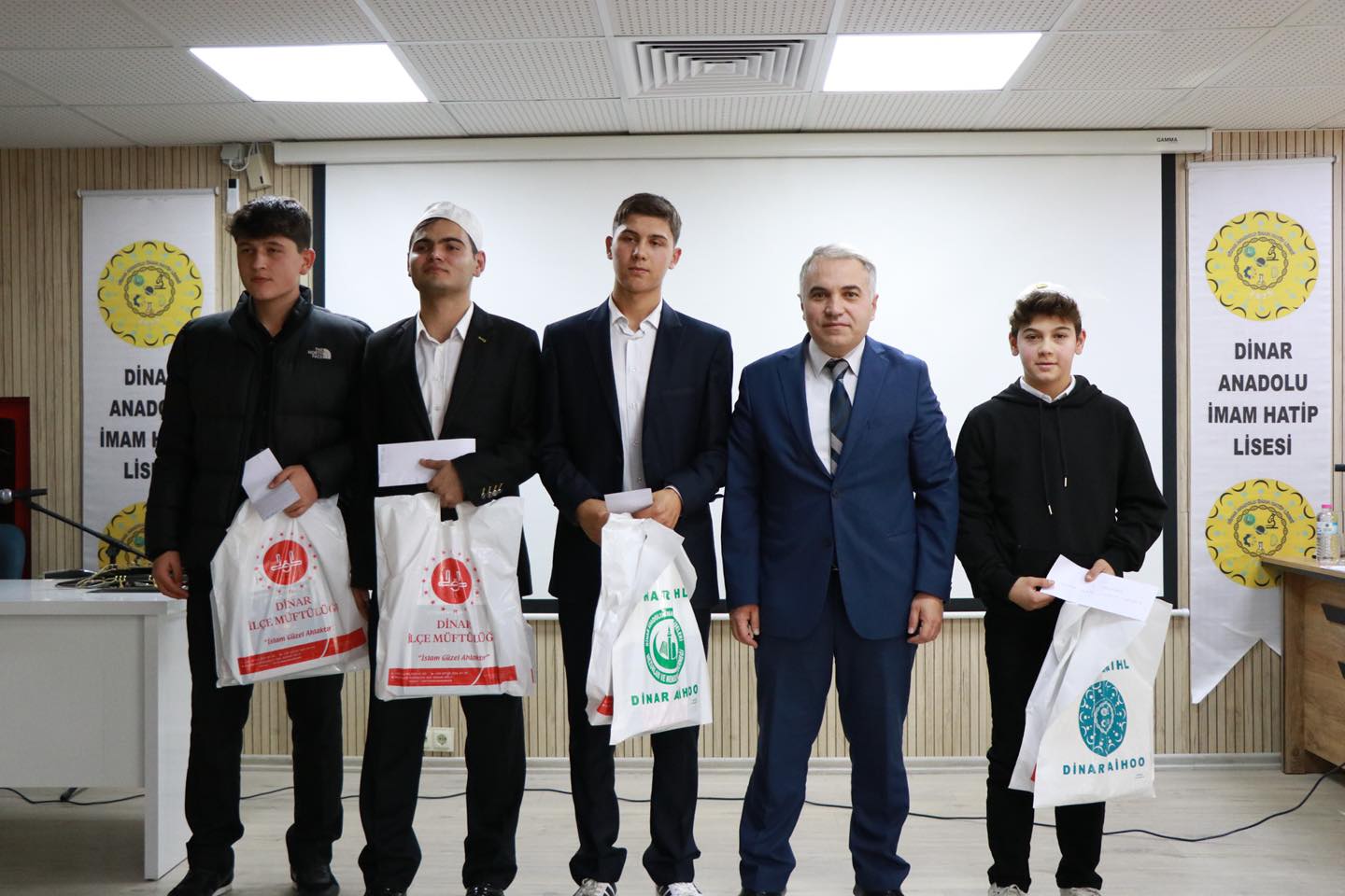Dinar Belediye Başkanı Veysel Topçu, Dinar Anadolu İmam Hatip Lisesi