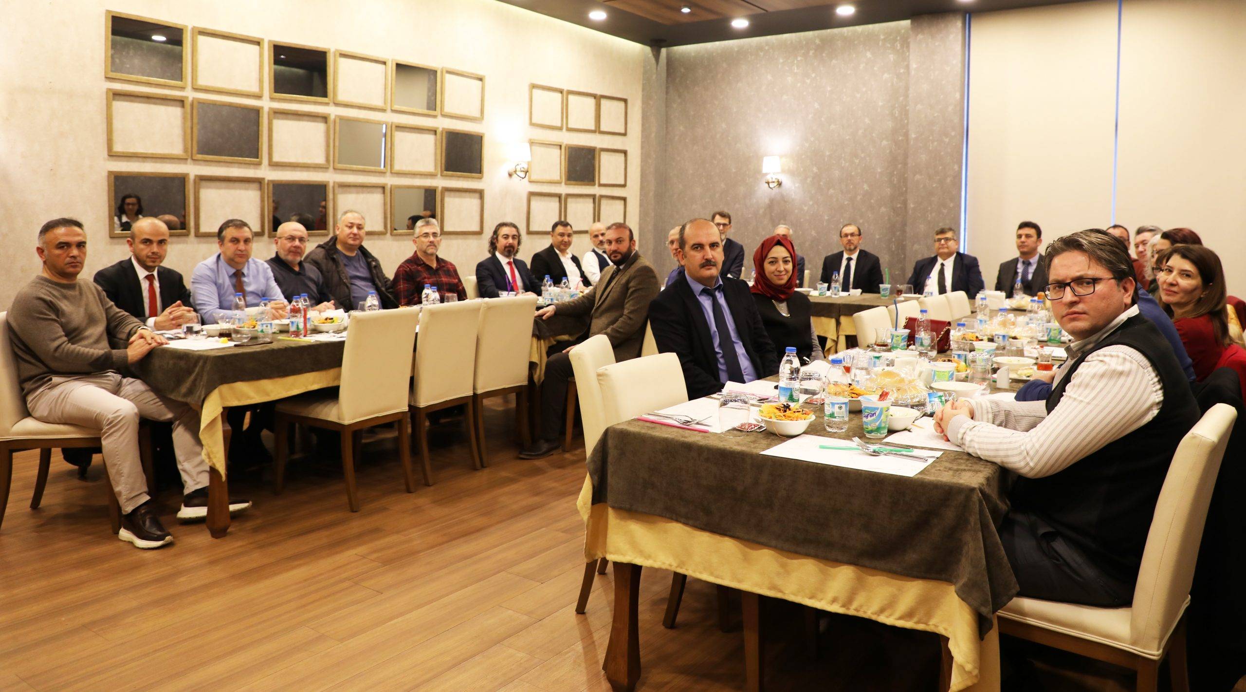 AFSÜ Hastanesi Sağlık Uygulama ve Araştırma Merkezi müdürlüğünden emekliye ayrılan