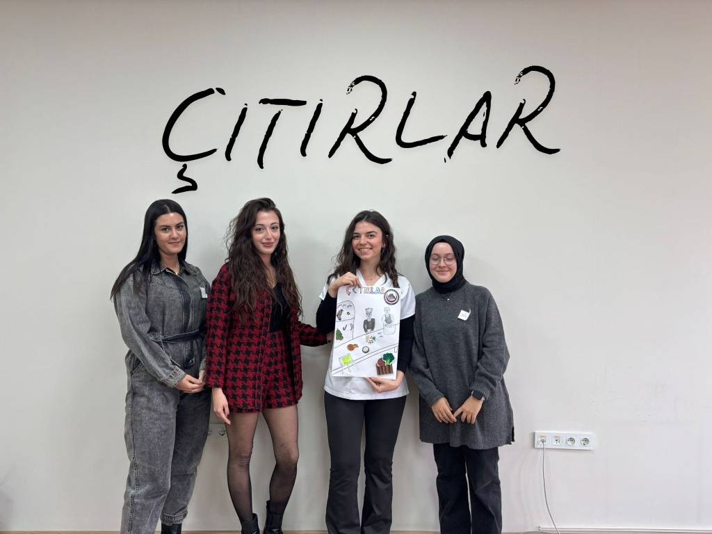Farklı bölüm ve programlardan öğrenciler, AFSÜ Kalite Koordinatörlüğü ve Kalite