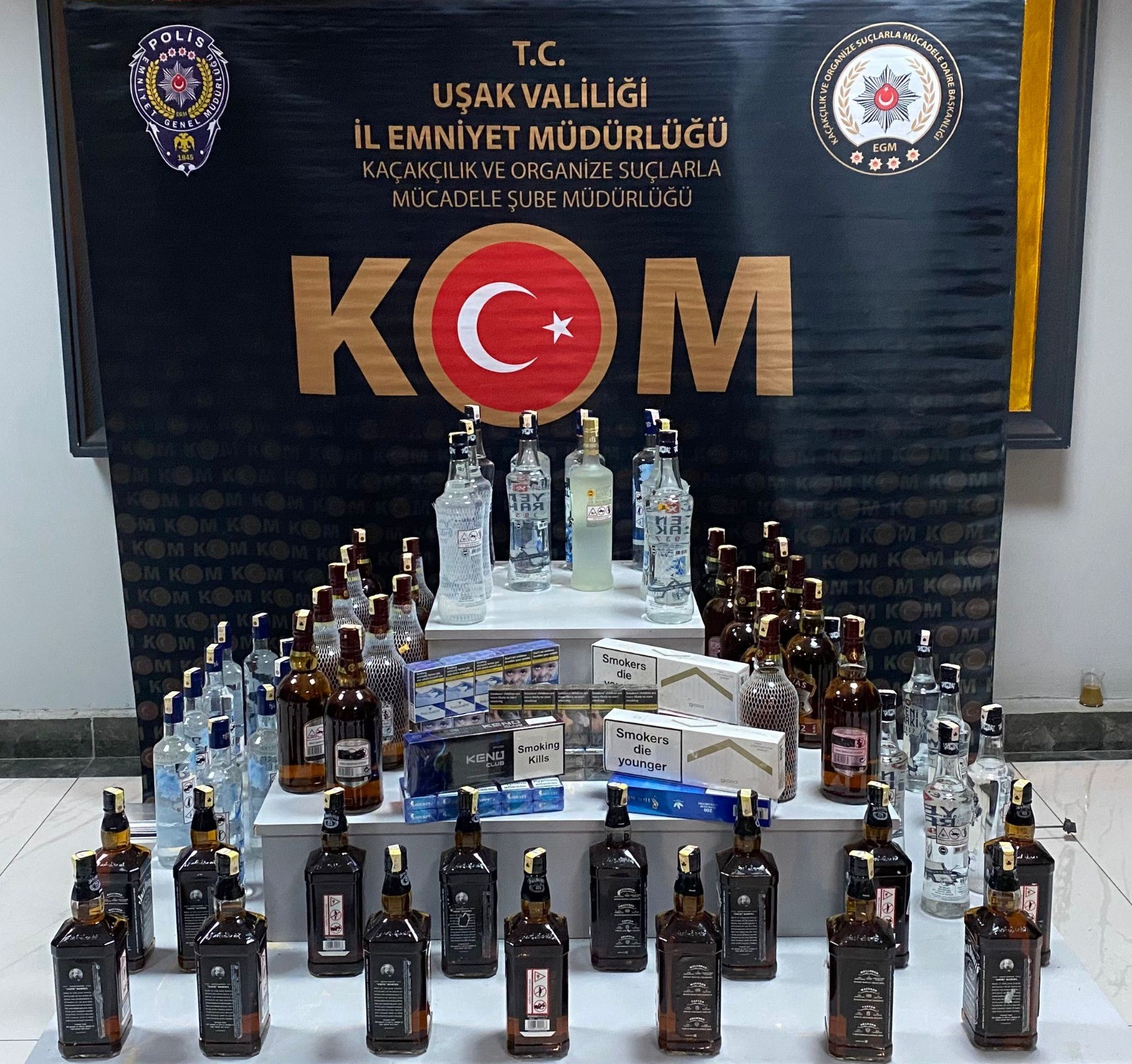 Uşak Emniyet Müdürlüğü yılbaşı öncesi piyasaya sahte içki sokmak isteyen