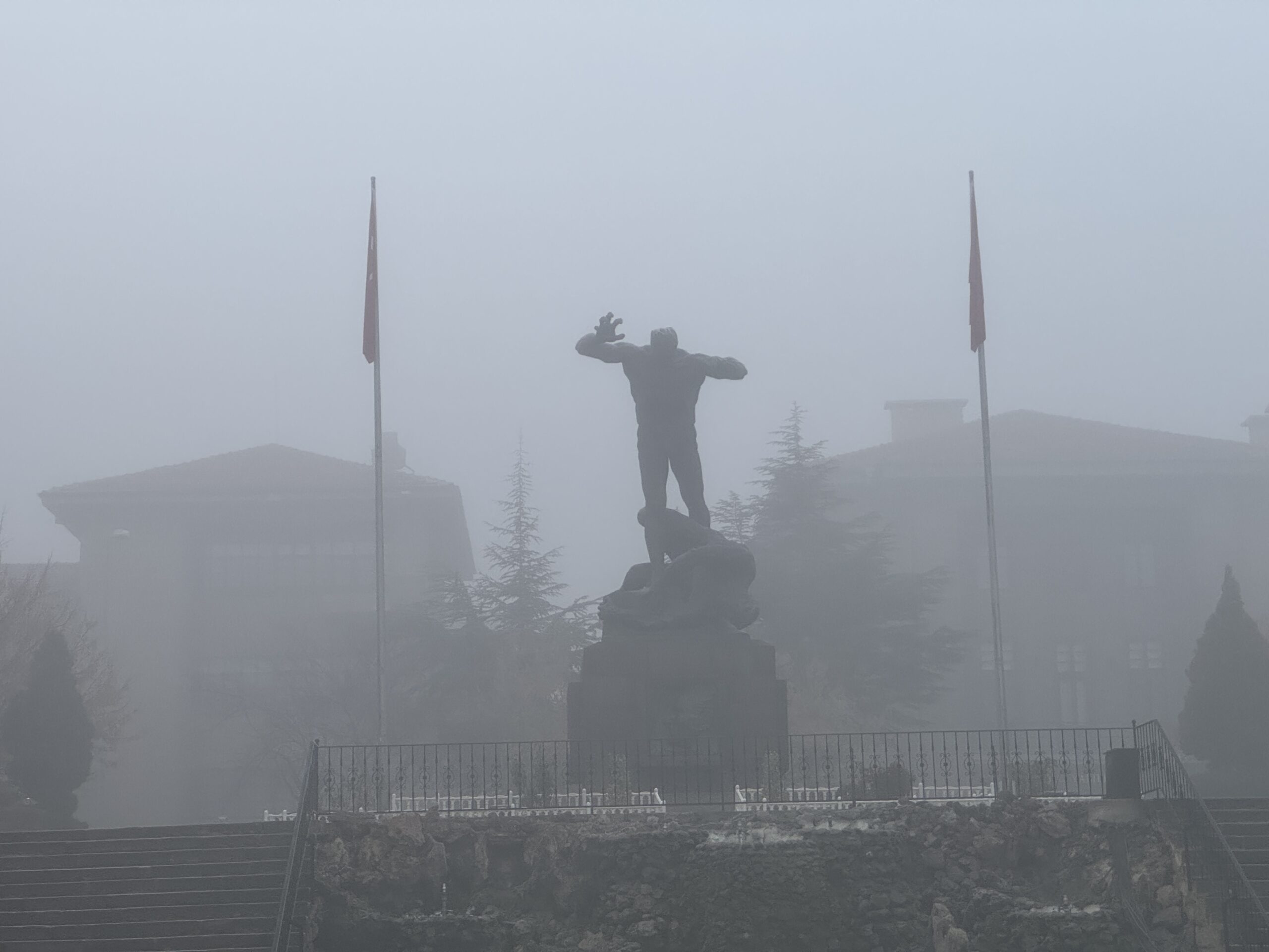 Meteorolojiden bazı bölgeler için fırtına ve sağanak uyarısı