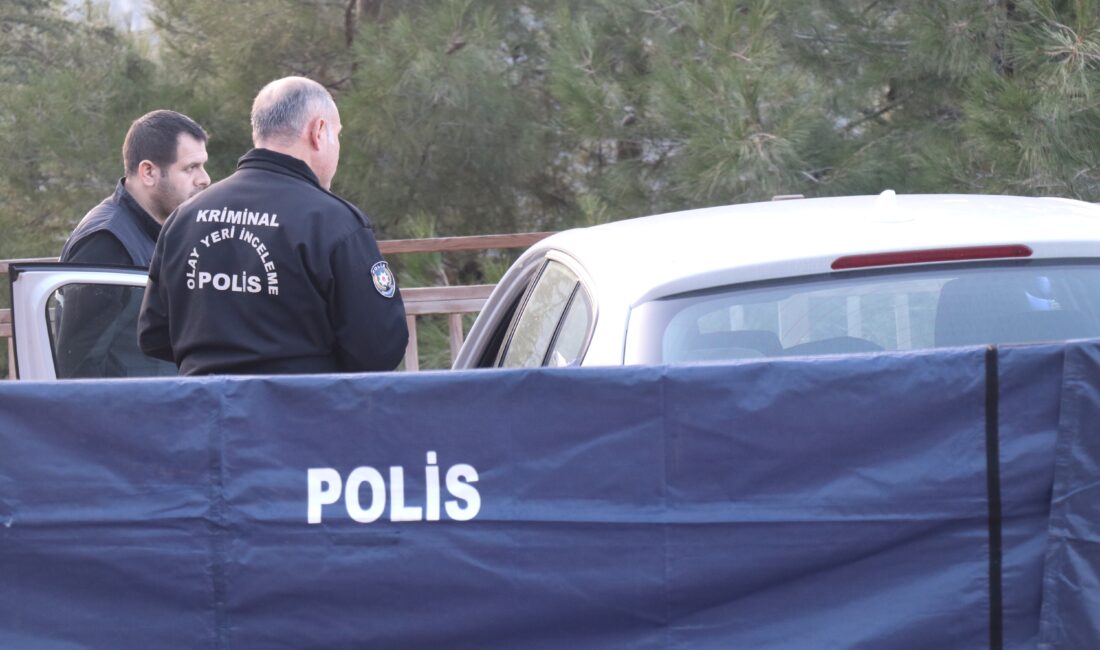 Denizli'de acil serviste damar yolu açtıran Pamukkale Üniversitesi'nde görevli doktor,