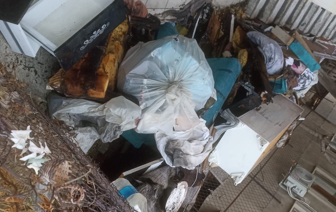 Denizli'de annesi ağabeyini banyo yaptırırken çakmakta minderi tutuşturan 3 yaşındaki