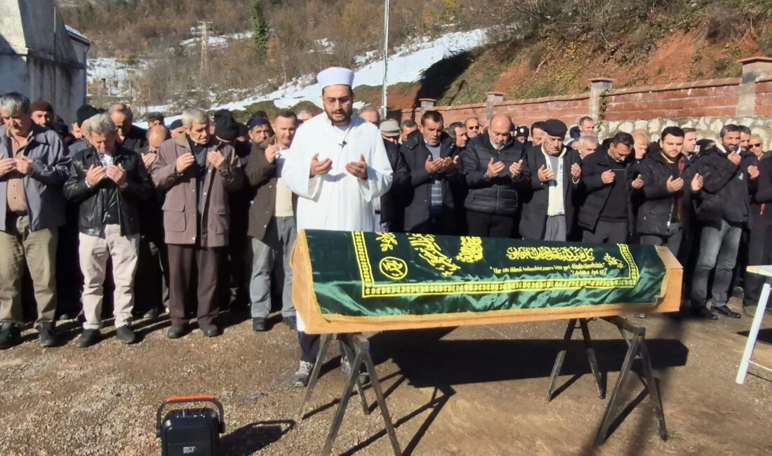 Zonguldak'ta tırın çarptığı gazeteci İbrahim Poyraz, memleketi Bartın'ın Söğütlü köyünde