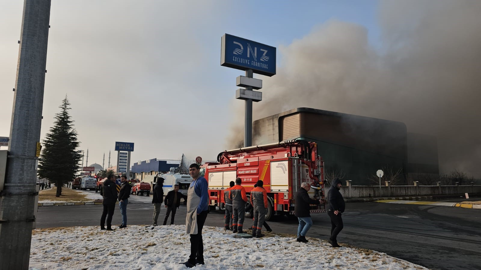Kayseri’nin Melikgazi ilçesinde yer alan Organize Sanayi Bölgesi’ndeki  Mobilya fabrikasında