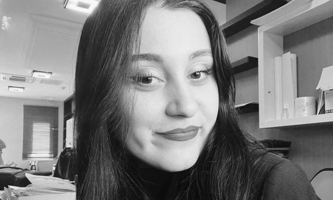 Sakarya Uygulamalı Bilimler Üniversitesi’nde okuyan 20 yaşındaki genç kız, Serdivan