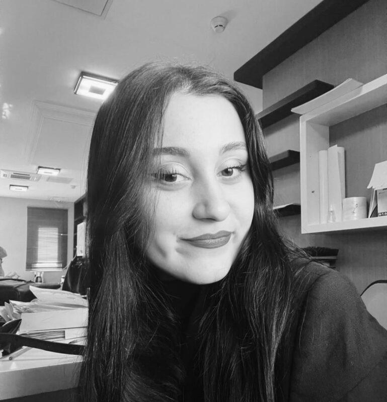 Sakarya Uygulamalı Bilimler Üniversitesi’nde okuyan 20 yaşındaki genç kız, Serdivan