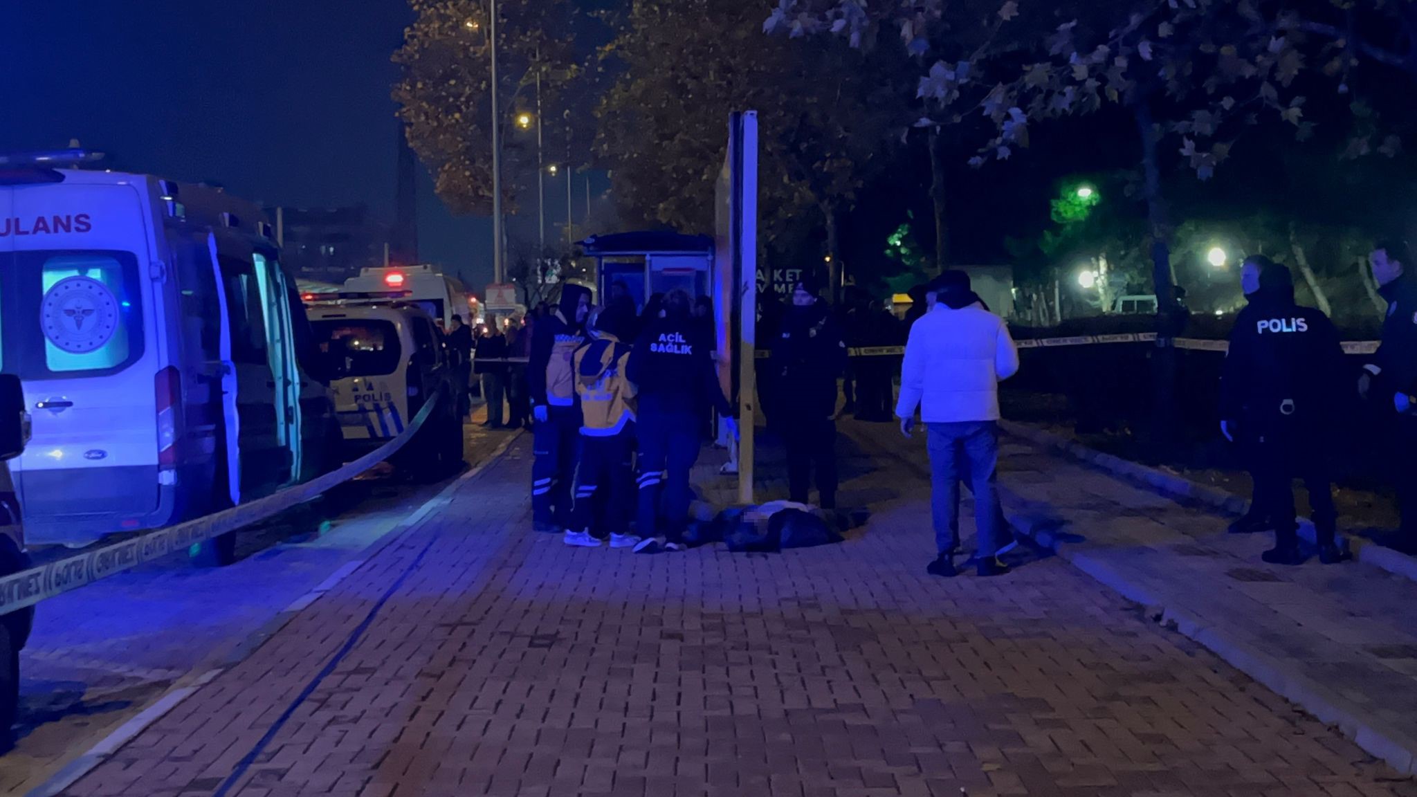 Bursa'da durağa yürüyen kadına 8 el ateş ederek ölümüne sebep