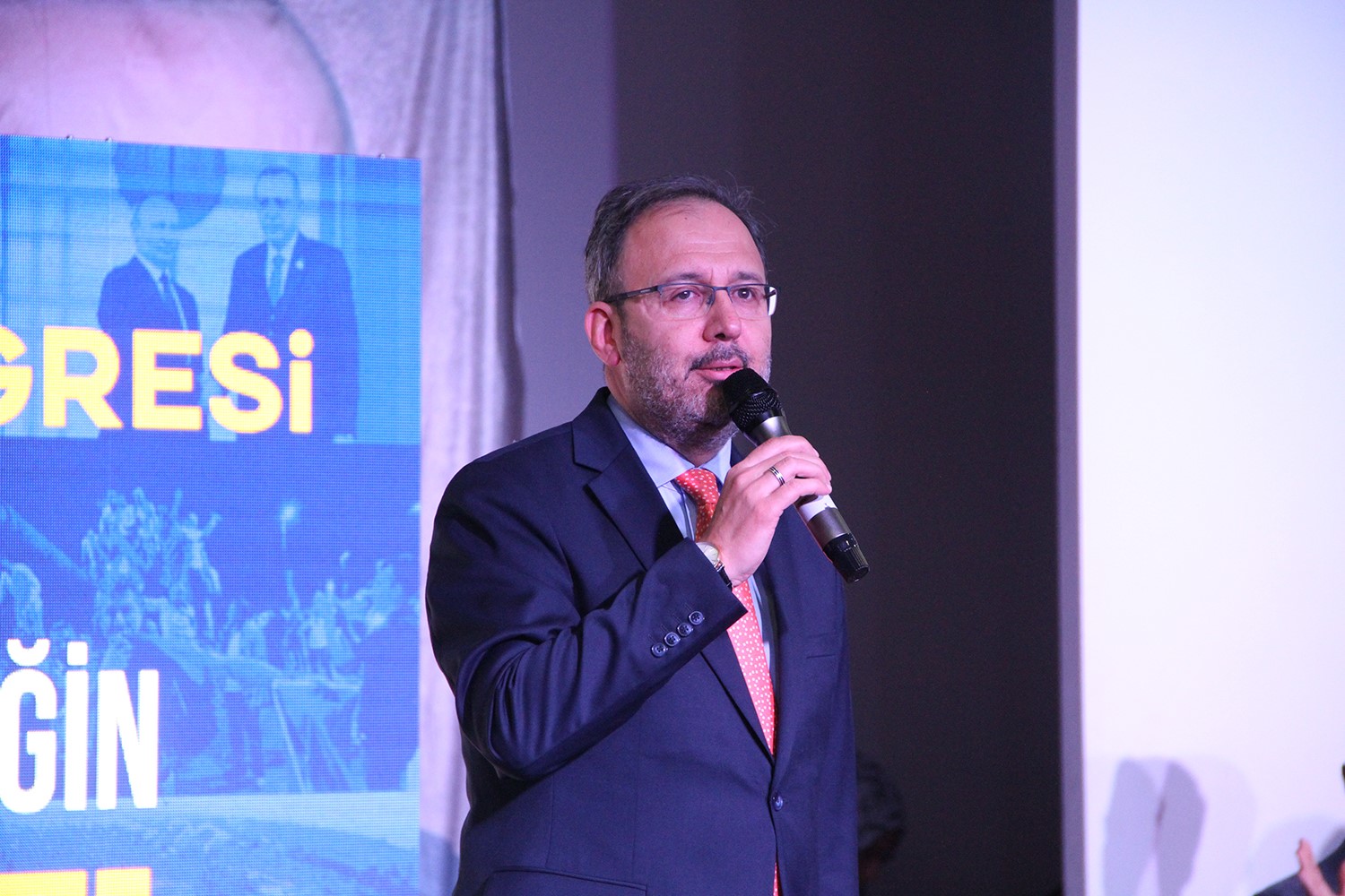 Önceki dönem Gençlik ve Spor Bakanı ve AK Parti İzmir