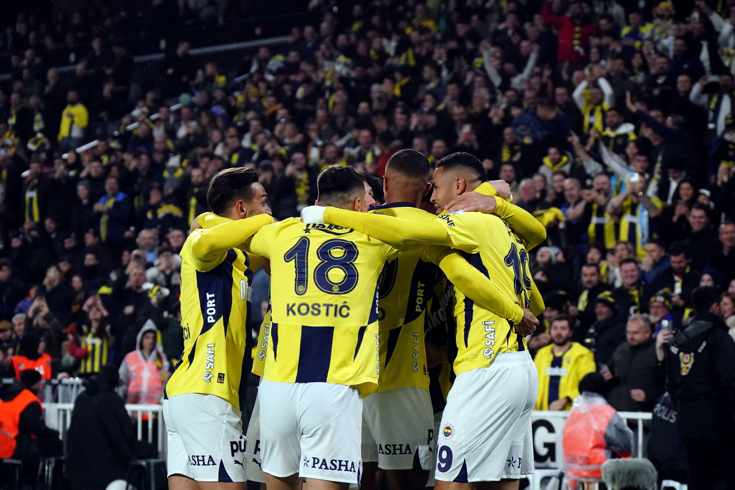 Fenerbahçe, Süper Lig’de Gaziantep FK’yı 3-1 mağlup ederek 5 maçlık
