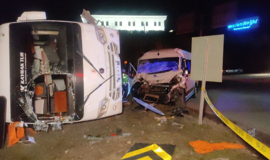 Bursa’nın Orhangazi ilçesinde iki işçi servisinin çarpışması sonucu 1'i ağır
