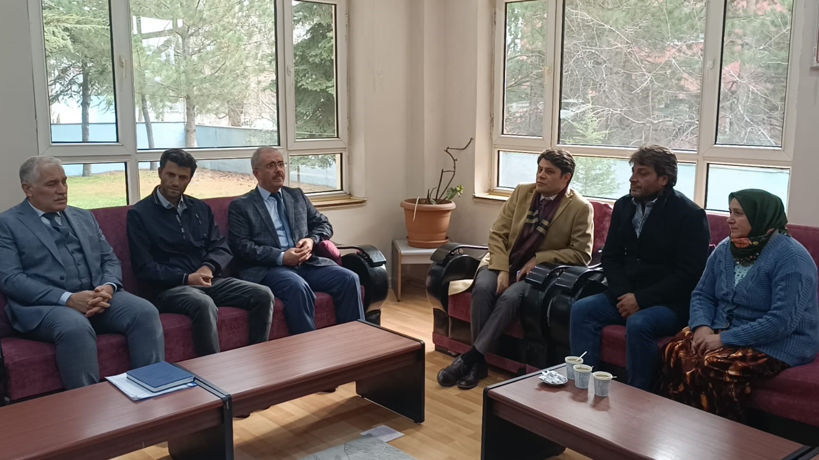 Afyonkarahisar'da geçtiğimiz hafta sonu yaşanan yangında evlerini yanan ve sokakta