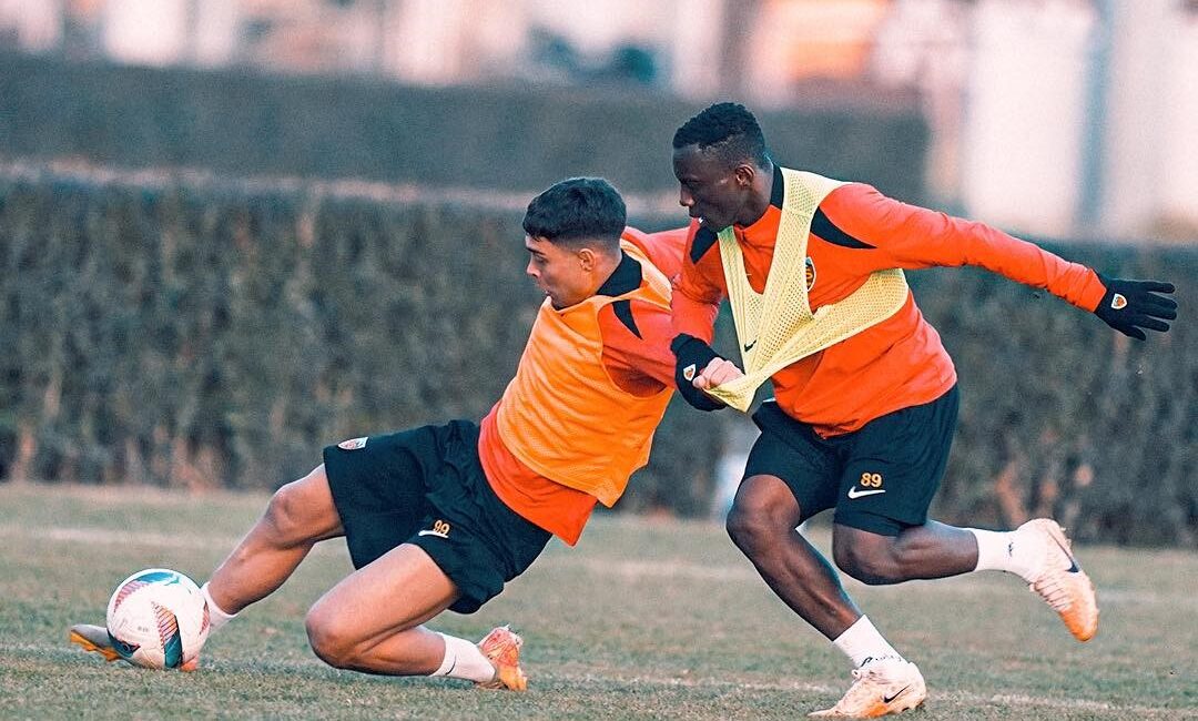 Süper Lig ekiplerinden Kayserispor, bu hafta oynayacağı Antalyaspor maçı hazırlıklarına