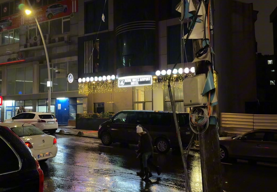 İstanbul'un Arnavutköy ilçesinde, erkek arkadaşıyla birlikte otele giden Gaye Akel'in