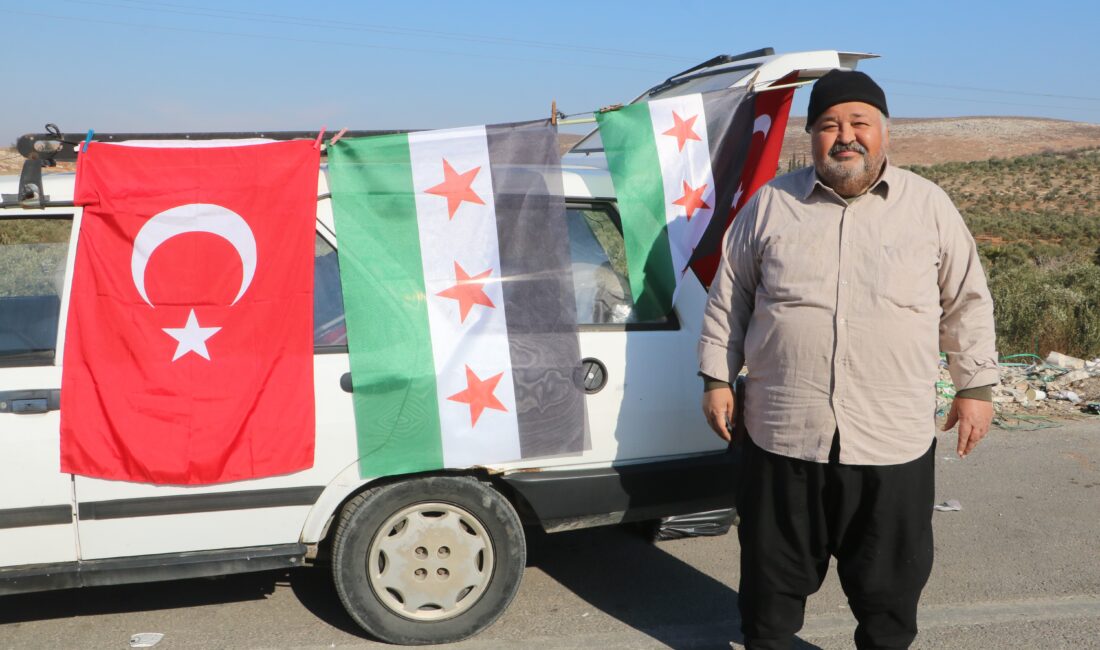 Hatay’da bulunan Cilvegözü Sınır Kapısı’ndan memleketlerine dönen Suriyeliler, satın aldıkları