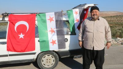 Hatay’da bulunan Cilvegözü Sınır Kapısı’ndan memleketlerine dönen Suriyeliler, satın aldıkları