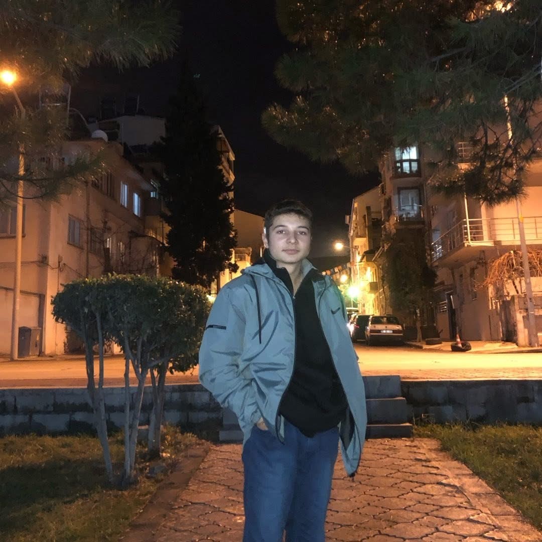 Burdur'da 15 yaşındaki çocuğun arkadaşlarıyla evde otururken vurularak ölmesine ilişkin