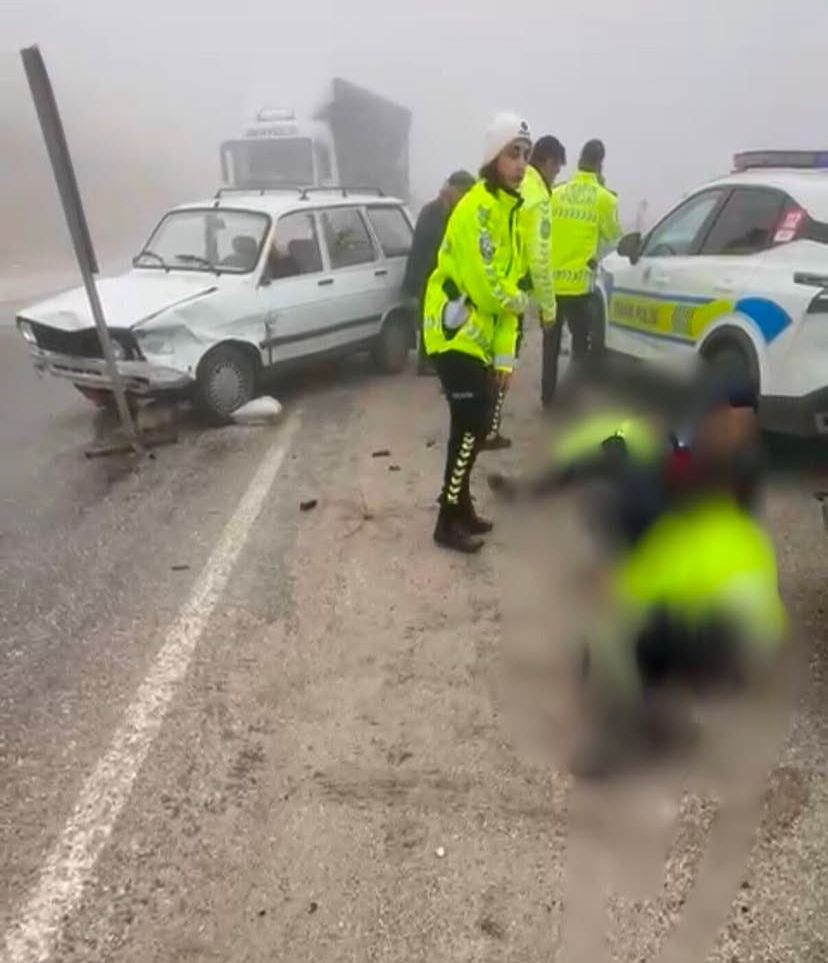 Denizli’de yoğun sisin etkisiyle bir trafik kazası meydana geldi. Olay,