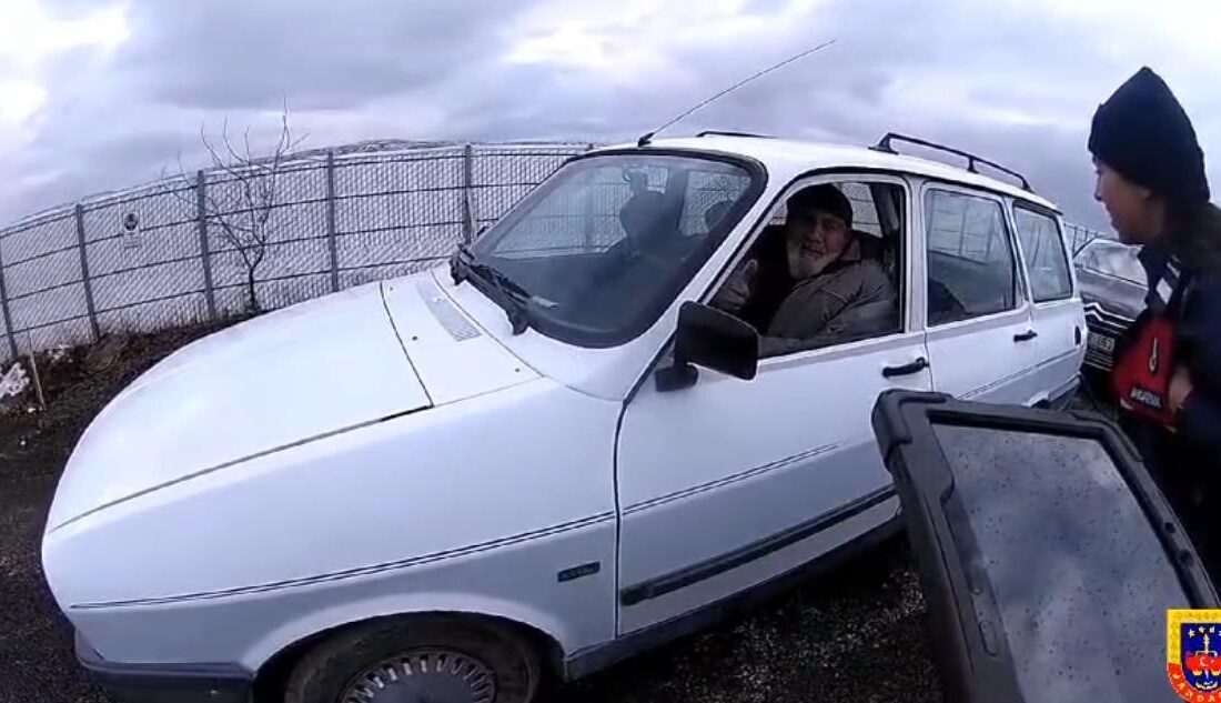  Nevşehir’de Jandarma ekiplerinin yaptığı yol kontrol noktasında durdurulan 83 yaşındaki