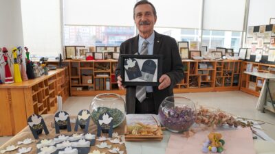 Tepebaşı Belediyesi Kağıt Geri Dönüşüm Atölyesi’nde, atık kağıtların yeniden dönüşümü