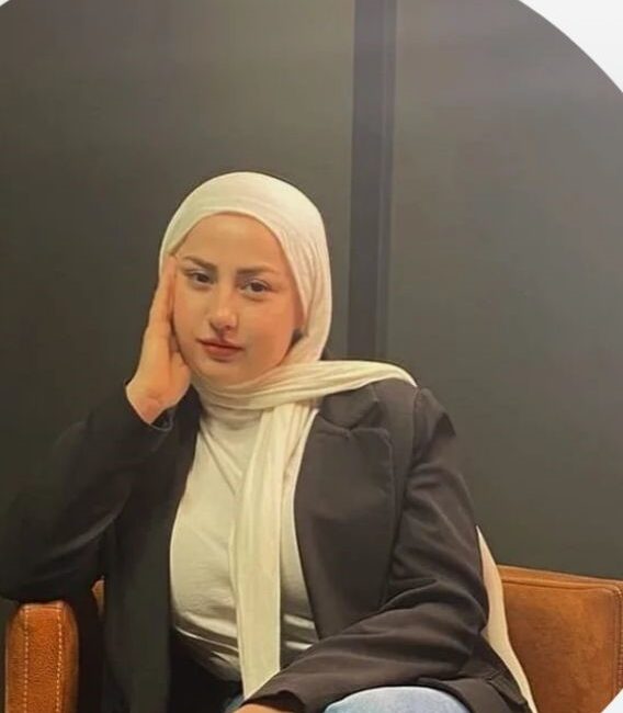 Afyonkarahisar’da yolun karşısına geçmeye çalışırken minibüsün çarpması sonucu ağır yaralanan