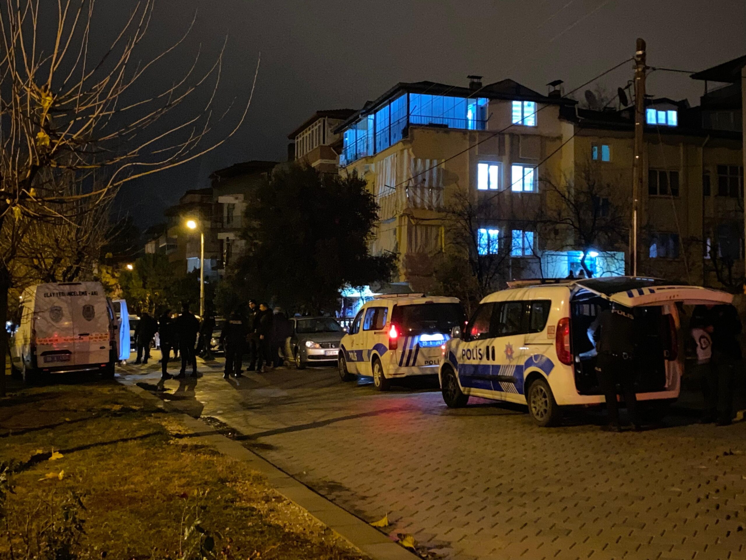 Denizli'de 16 yaşındaki çocuk ailesi tarafından evde ölü bulundu.