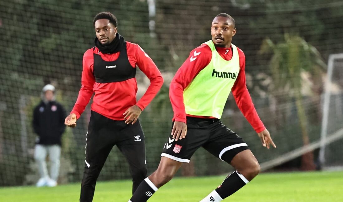 Antalya Belek’te çalışmalarını sürdüren Sivasspor, dün akşam yaptığı antrenmanla hazırlıklarına