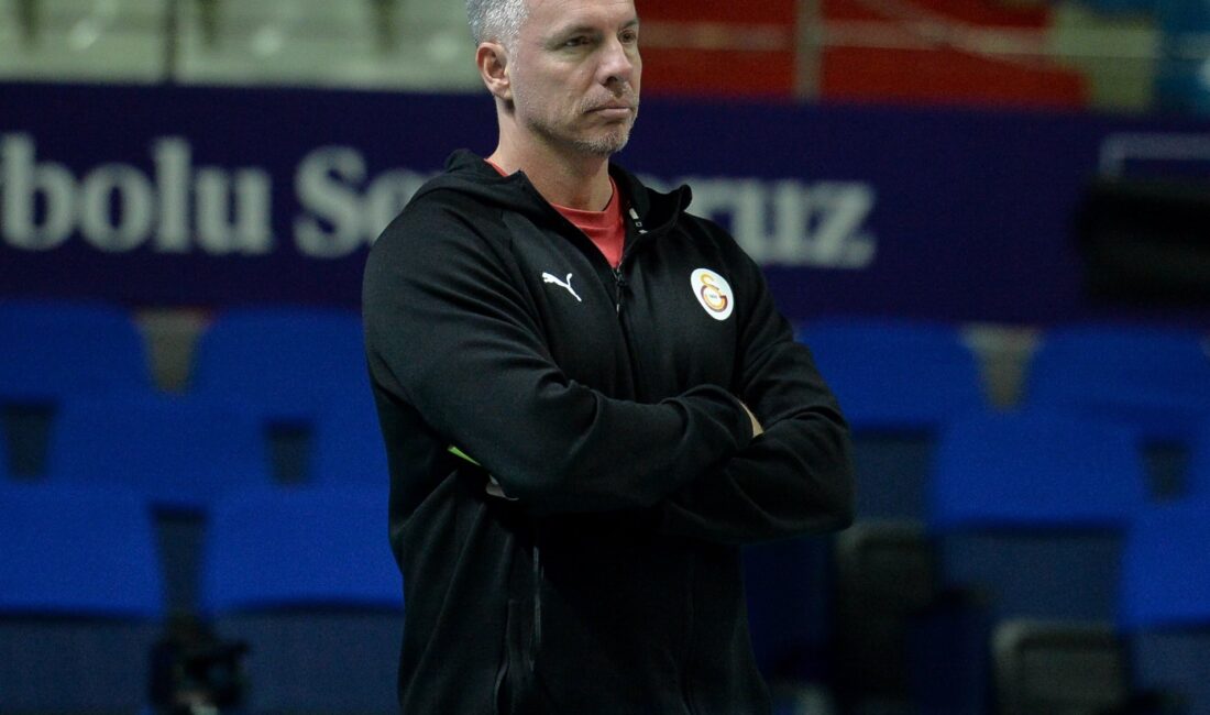 Galatasaray, başantrenör Guillermo Naranjo Hernandez ile yollarını ayırdı Galatasaray, kadın voleybol takımının başantrenörü Guillermo Naranjo Hernandez ile yolların