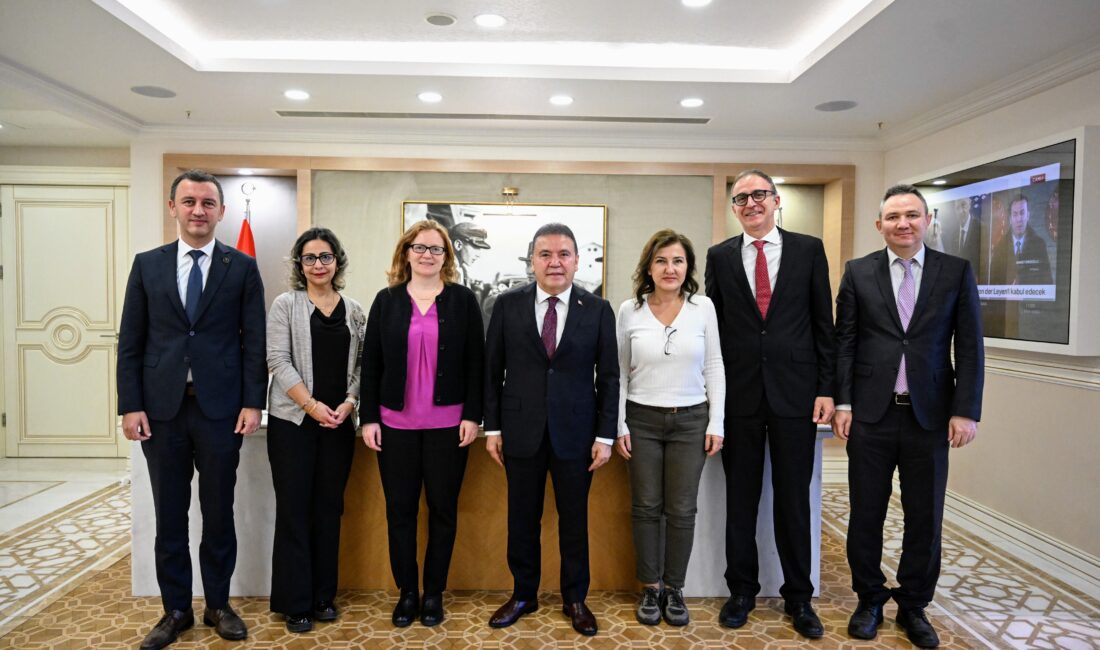 Başkan Böcek, Dünya Bankası heyetiyle görüştü