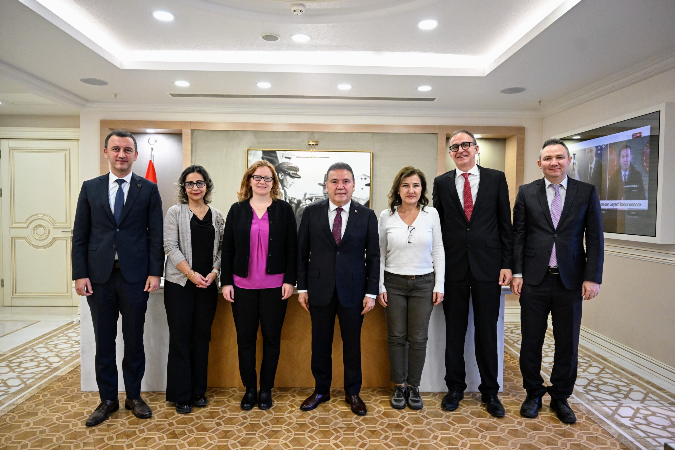 Başkan Böcek, Dünya Bankası heyetiyle görüştü